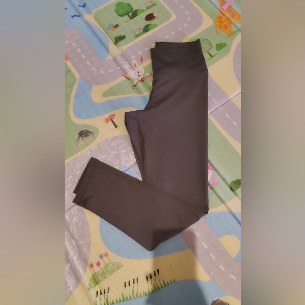 ECHT Olive Green Scrunch Activewear Leggings